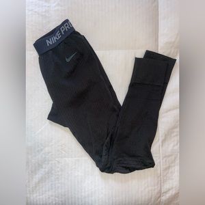 Nike pro hyper warm compression leggings